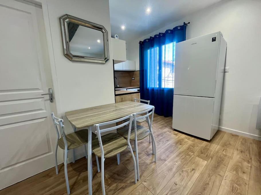 T2 Renove A 15 Min De Lyon Apartamento Pierre-Bénite Exterior foto