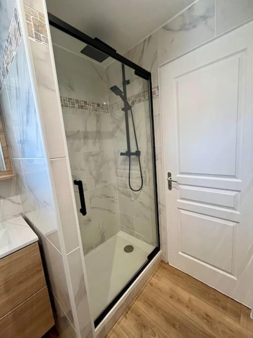T2 Renove A 15 Min De Lyon Apartamento Pierre-Bénite Exterior foto